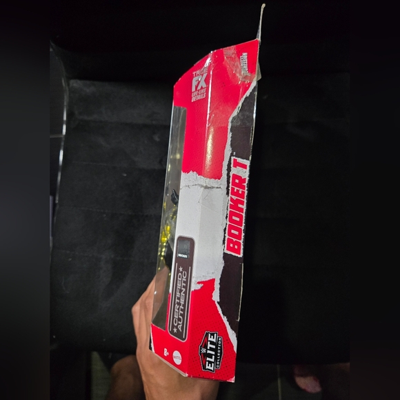 WWE Action Figure with Championship Belt - Picture 4 of 5